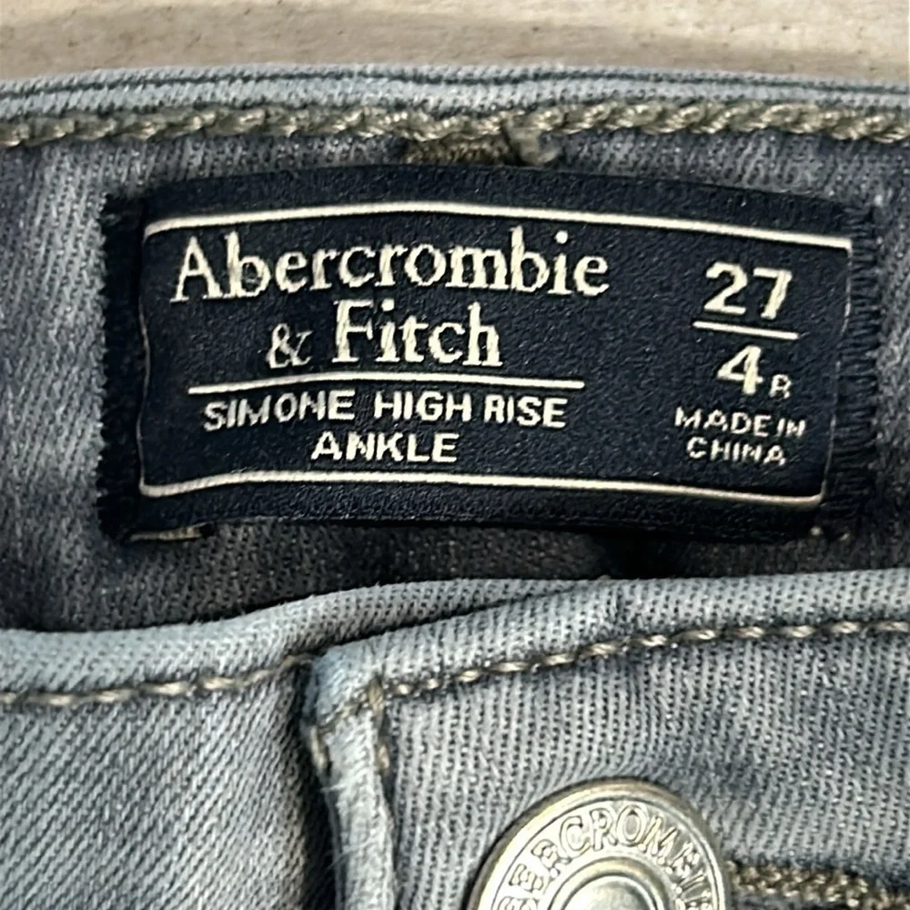 Abercrombie Simone high rise ankle jeans in gray wash size 27